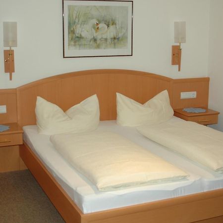 מאיירהופן Hotel Garni Jennewein חדר תמונה