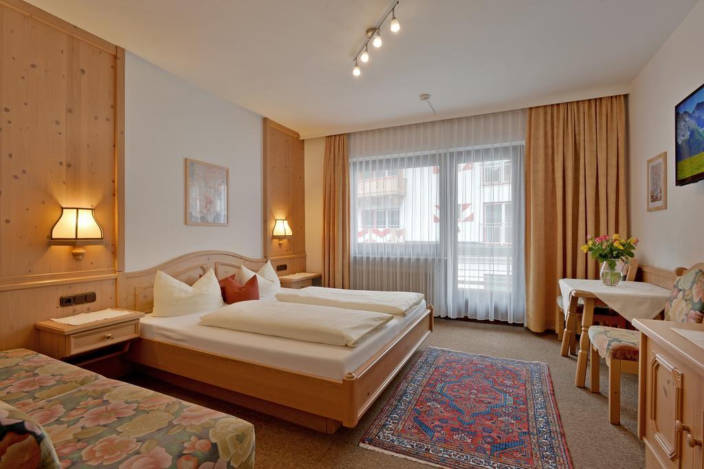 מאיירהופן Hotel Garni Jennewein חדר תמונה