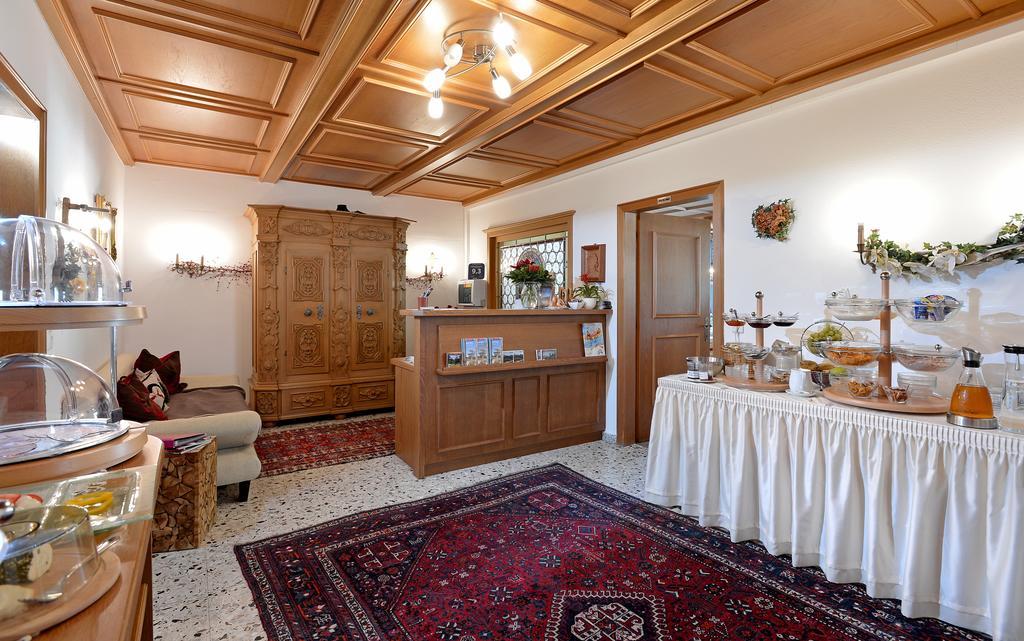 מאיירהופן Hotel Garni Jennewein מראה חיצוני תמונה