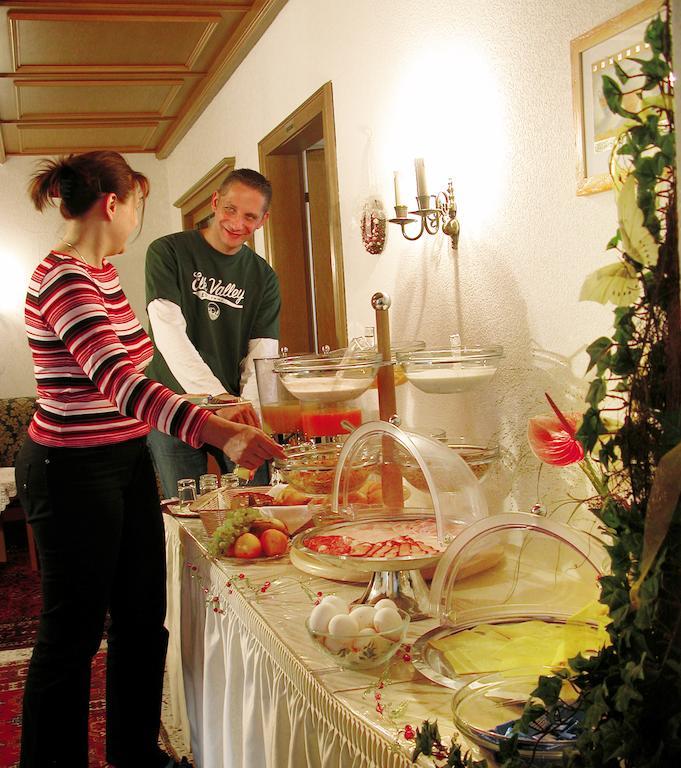 מאיירהופן Hotel Garni Jennewein מראה חיצוני תמונה