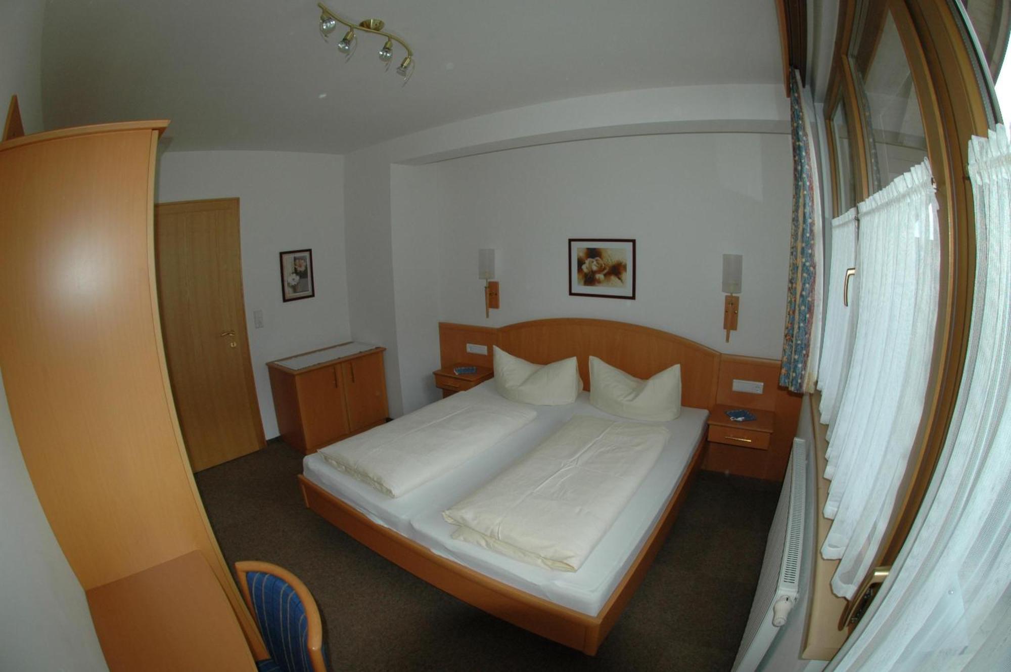 מאיירהופן Hotel Garni Jennewein חדר תמונה
