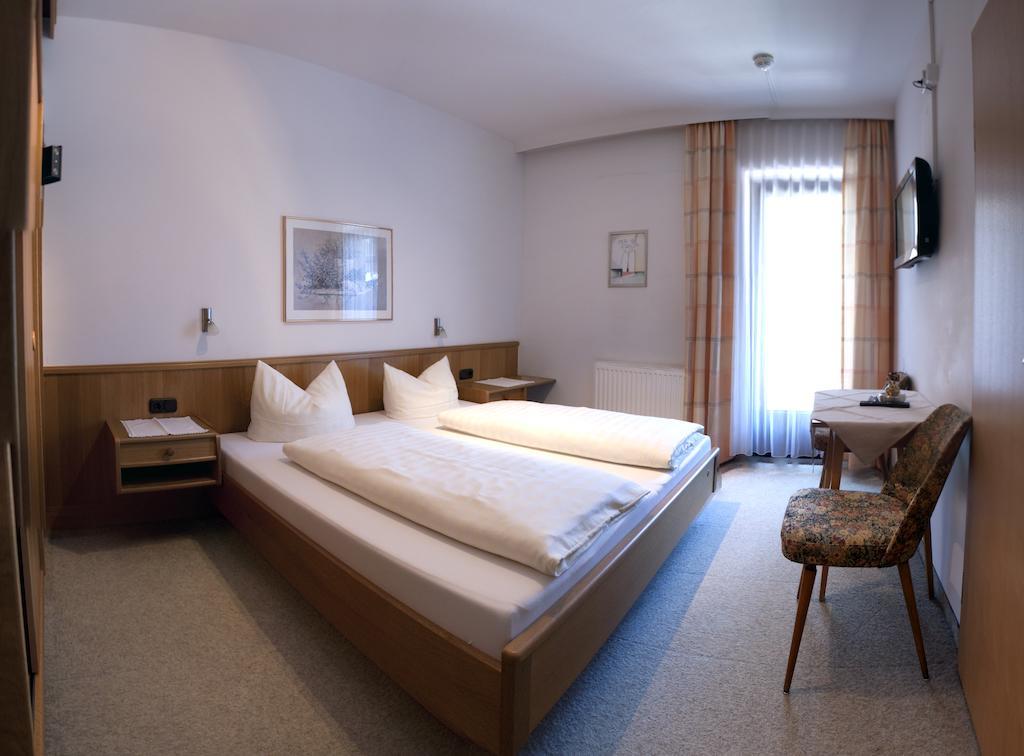מאיירהופן Hotel Garni Jennewein חדר תמונה