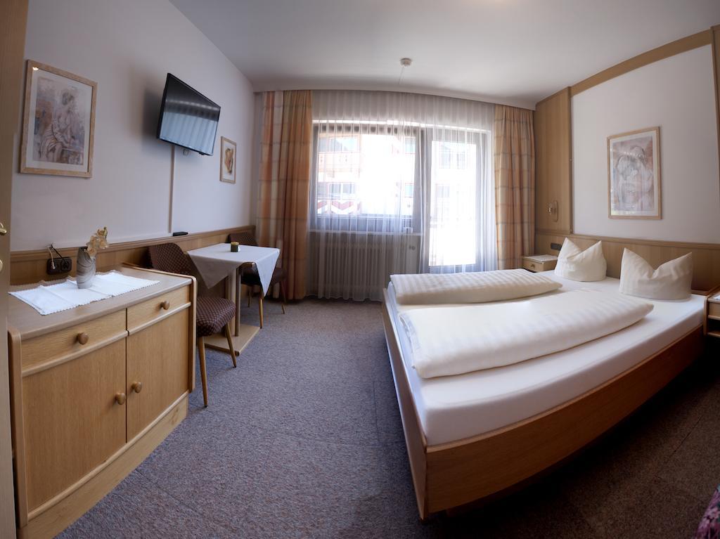 מאיירהופן Hotel Garni Jennewein חדר תמונה