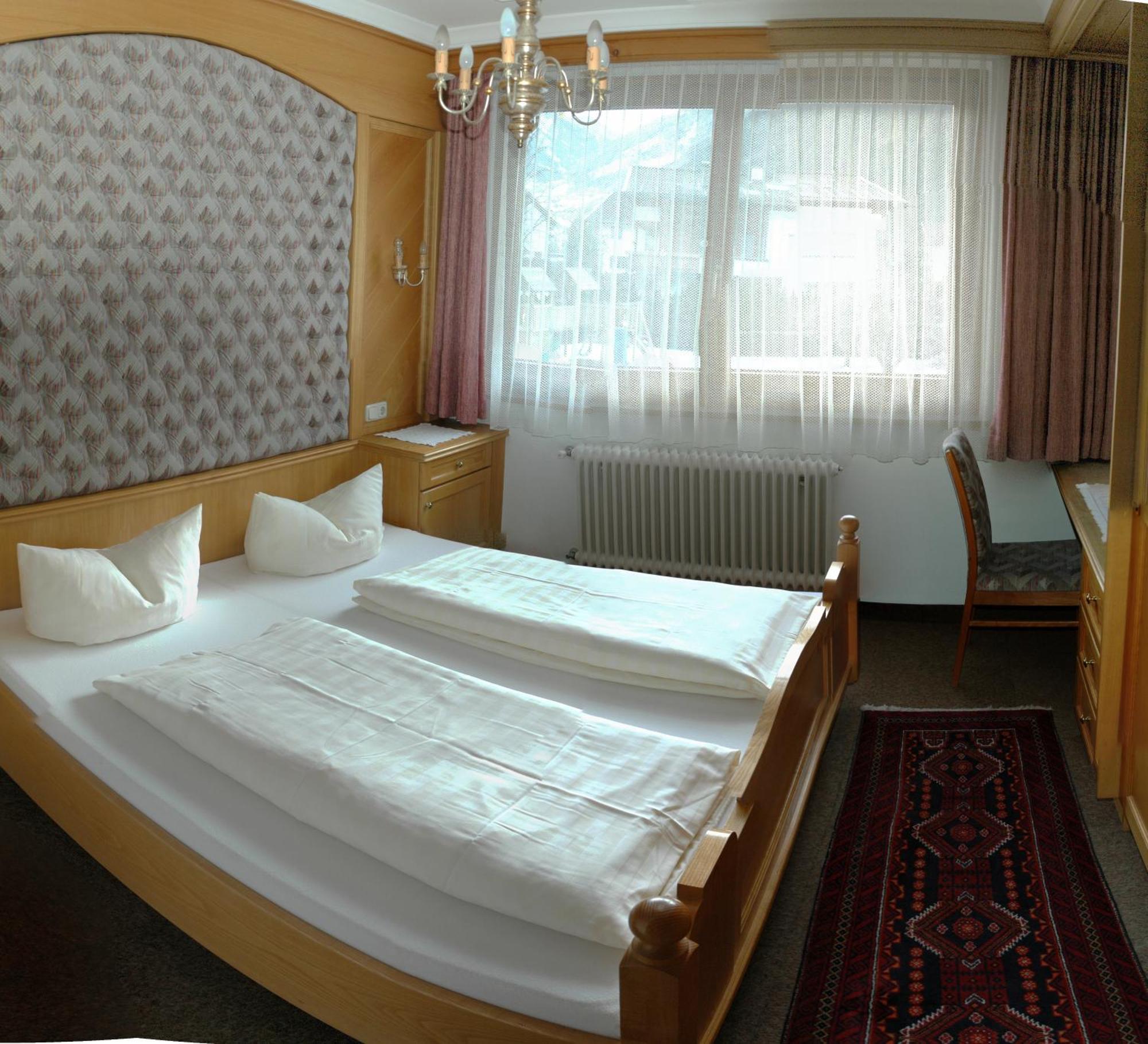 מאיירהופן Hotel Garni Jennewein מראה חיצוני תמונה