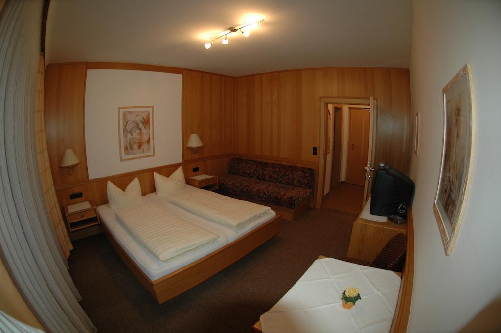 מאיירהופן Hotel Garni Jennewein חדר תמונה