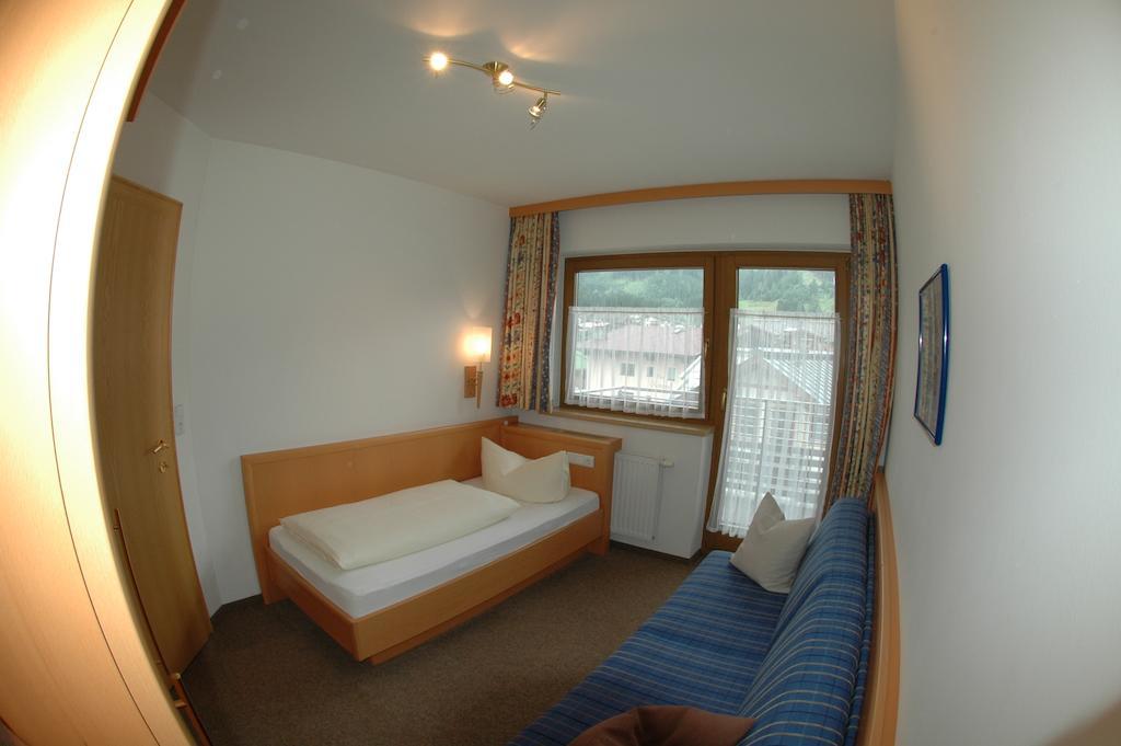 מאיירהופן Hotel Garni Jennewein חדר תמונה